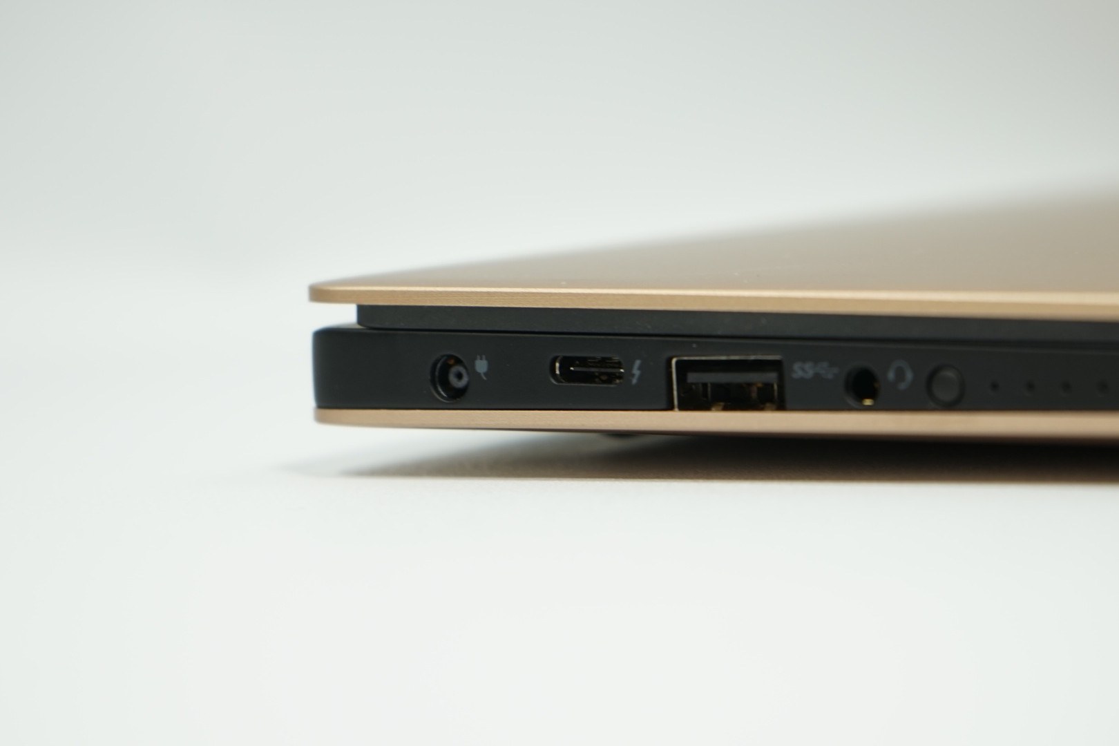 Dell XPS 13 9360 Likenew 98-99% | i5-7200U | Ram 8GB | SSD 256GB PCIe | 13.3 inch Full HD (1920 x 1080)| Intel HD Graphics 620